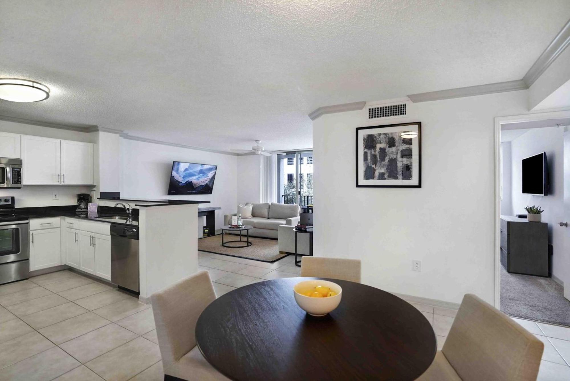 Dharma Coral Gables At Gables Grand Plaza Appartement *