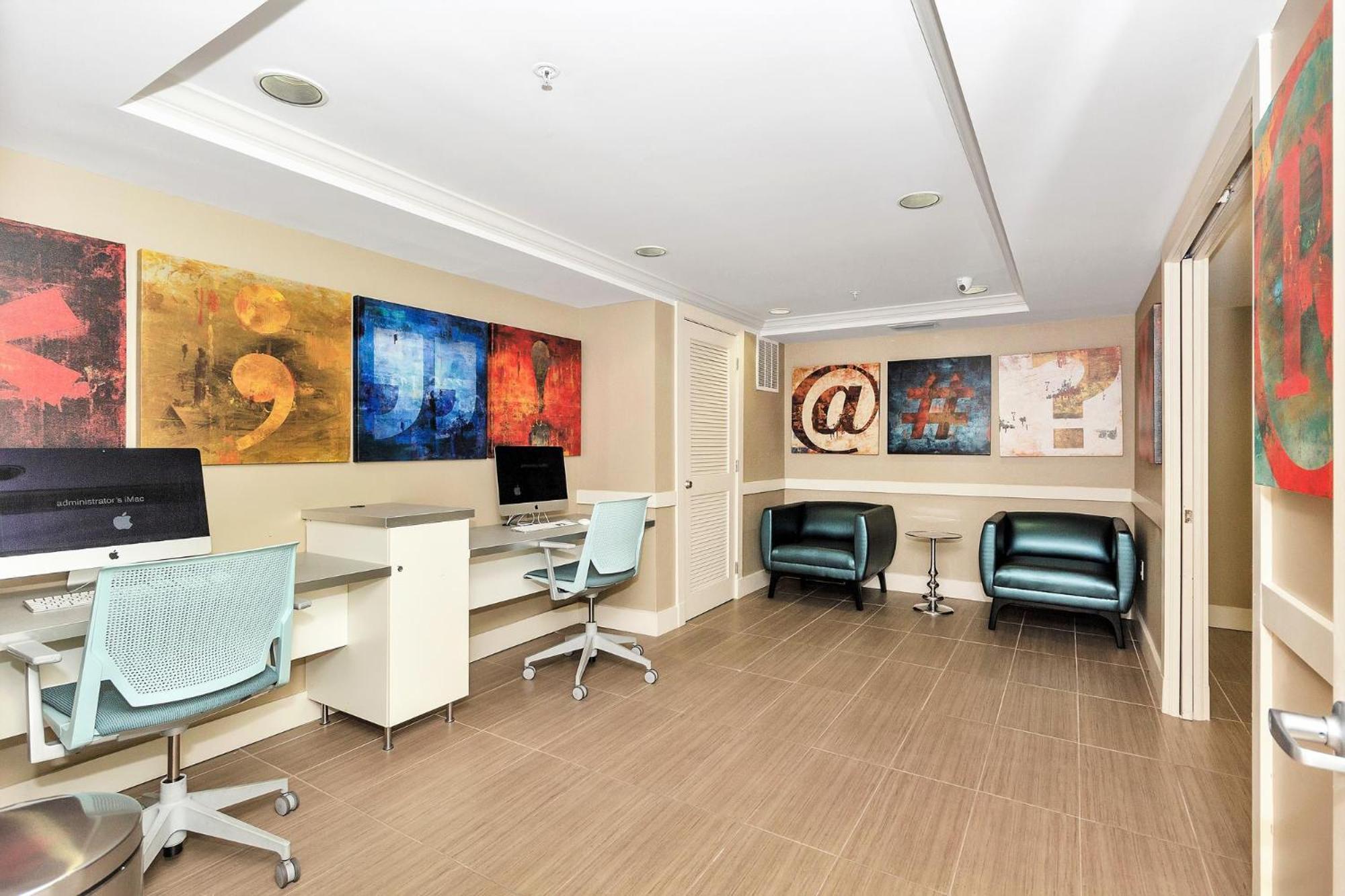 Dharma Coral Gables At Gables Grand Plaza Apartment *