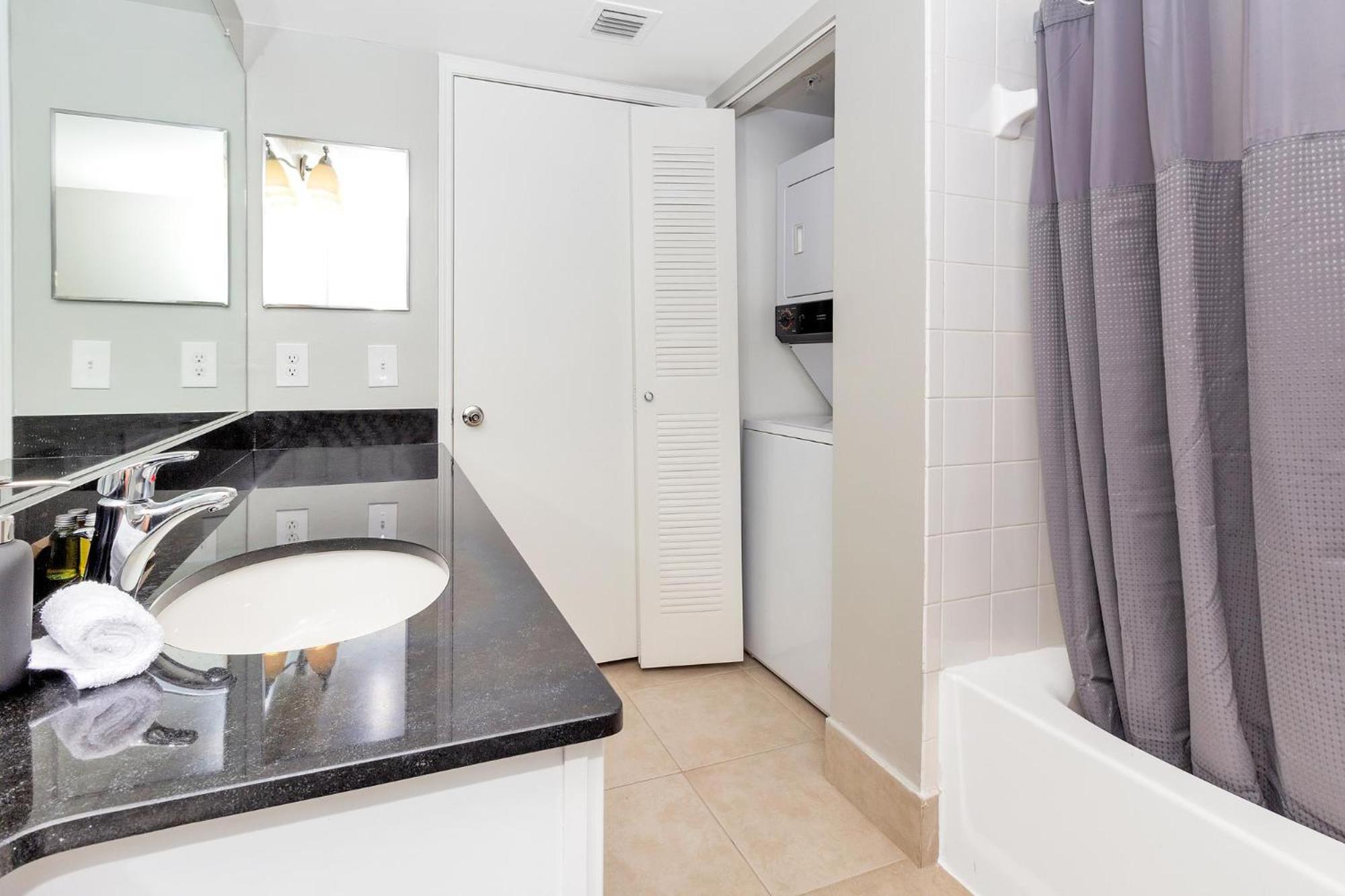 Apartment Dharma Coral Gables At Gables Grand Plaza *